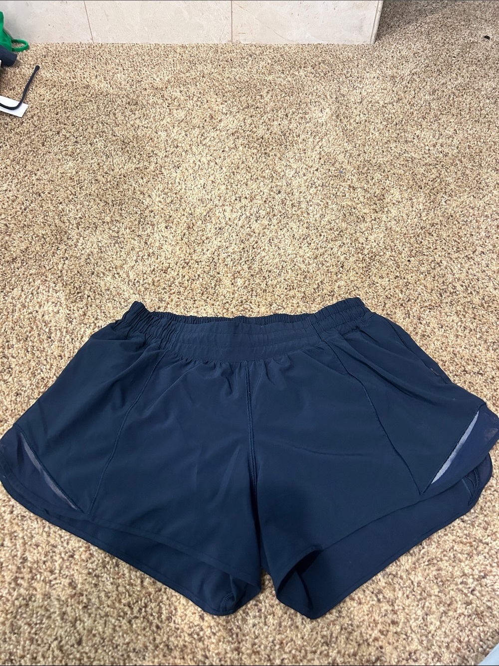 Lululemon hottie hot, navy blue shorts